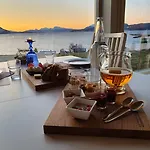Yggdrasil Farmhotel Retreat, & Yoga Straumsbukta