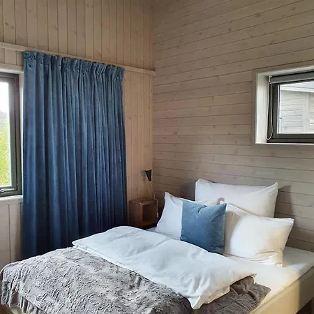 Yggdrasil Farmhotel Retreat, & Yoga Отель Straumsbukta