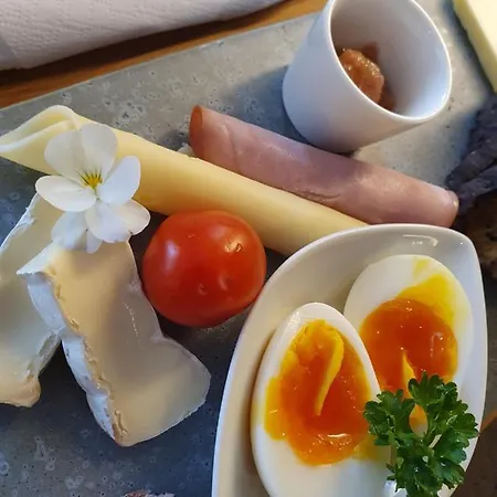 Yggdrasil Farmhotel Retreat, & Yoga Отель Straumsbukta