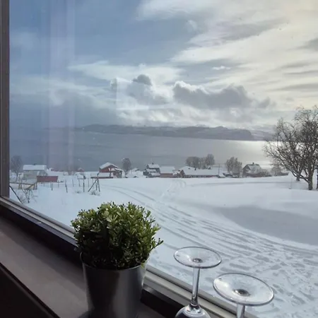Yggdrasil Farmhotel Retreat, & Yoga Отель 3*