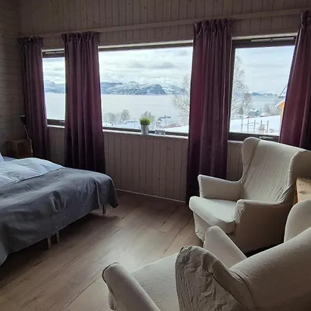 Yggdrasil Farmhotel Retreat, & Yoga 3* Straumsbukta