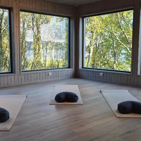 Yggdrasil Farmhotel Retreat, & Yoga فندق 3*