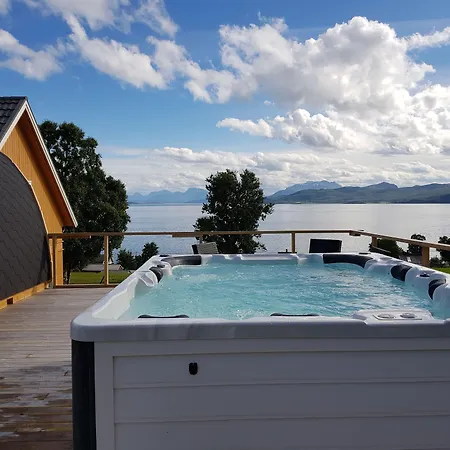 Yggdrasil Farmhotel Retreat, & Yoga فندق