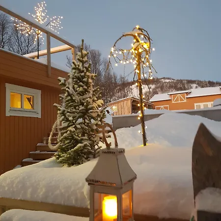 Yggdrasil Farmhotel Retreat, & Yoga فندق