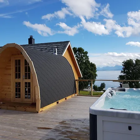 Yggdrasil Farmhotel Retreat, & Yoga 3* Straumsbukta