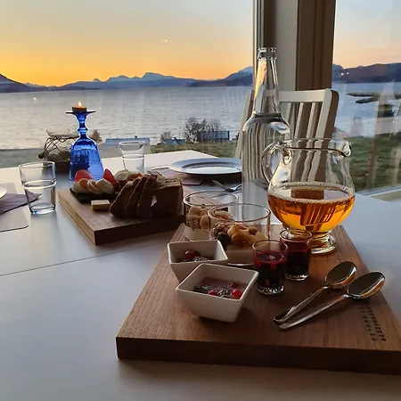 Yggdrasil Farmhotel Retreat, & Yoga Straumsbukta