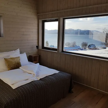 Yggdrasil Farmhotel Retreat, & Yoga Straumsbukta