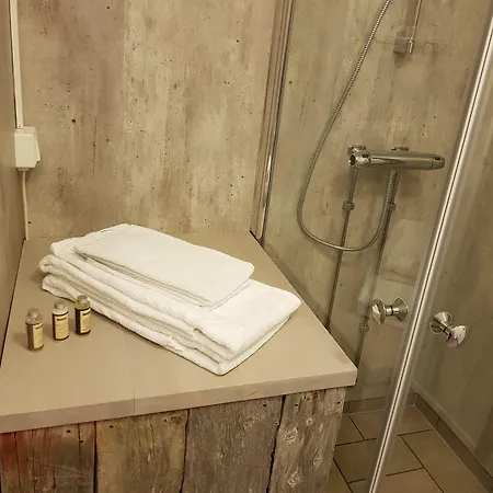 Yggdrasil Farmhotel Retreat, & Yoga מלון 3*
