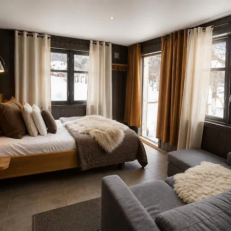 Yggdrasil Farmhotel Retreat, & Yoga فندق 3*