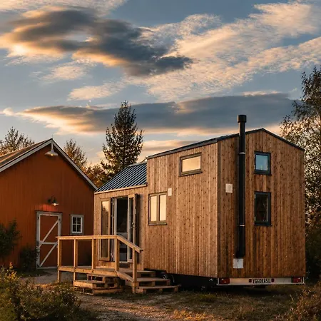 Yggdrasil Farmhotel Retreat, & Yoga Straumsbukta