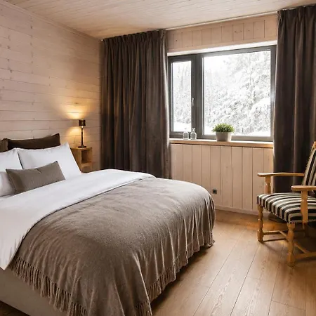 Yggdrasil Farmhotel Retreat, & Yoga מלון Straumsbukta