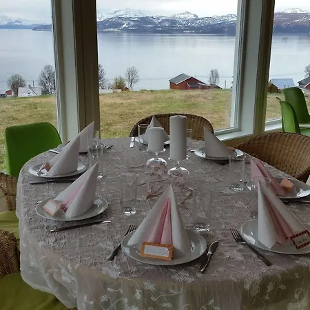 Yggdrasil Farmhotel Retreat, & Yoga 3* Straumsbukta